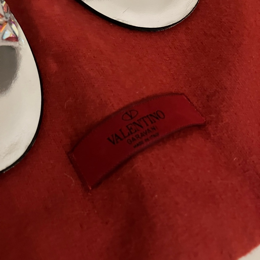 Authentic Valentino Slides - Picture 6 of 10